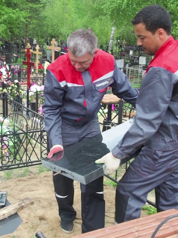Установка памятников